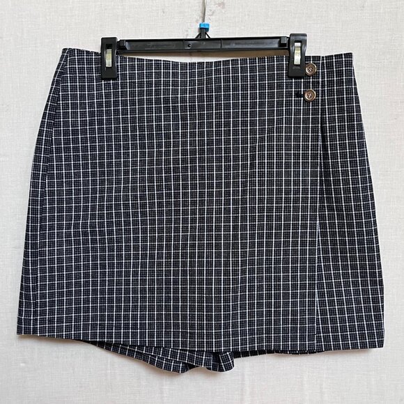 Jones New York Signature‎ Petite Black White Plaid Skort Shorts 12P Rear Pockets - Picture 1 of 8
